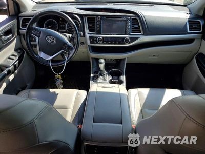 Zdjęcie 8 z 14 samochodu: 2018 TOYOTA HIGHLANDER XLE VIN:5TDJZRFH8JS540920 - miniatura