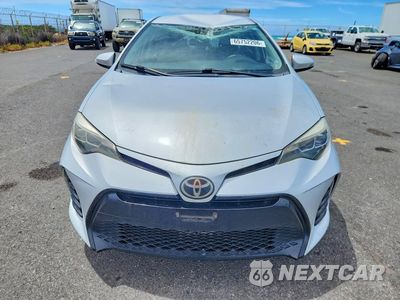 Piąte zdjęcie samochodu w środku: 2017 TOYOTA COROLLA SE VIN:2T1BURHEXHC870941 - miniatura