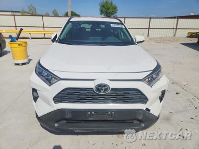 Piąte zdjęcie samochodu w środku: 2020 TOYOTA RAV4 XLE VIN:JTMW1RFV8LD056179 - miniatura