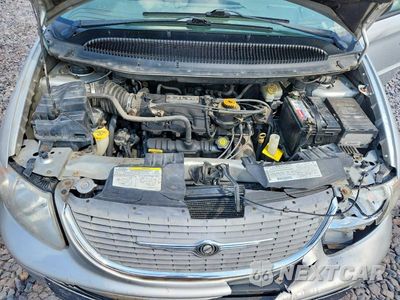 Zdjęcie 12 z 13 samochodu: 2002 CHRYSLER TOWN & COUNTRY LX VIN:2C4GP44392R672170 - miniatura