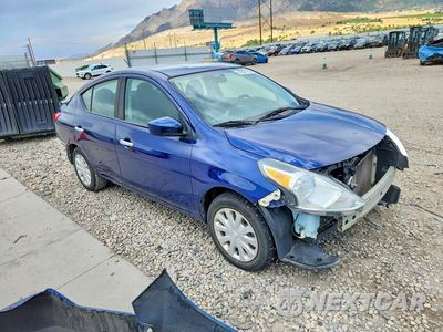 Czwarte zdjęcie samochodu z boku: 2019 NISSAN VERSA SV VIN:3N1CN7AP6KL862067 - miniatura
