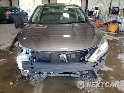 Piąte zdjęcie samochodu w środku: 2018 NISSAN SENTRA SV VIN:3N1AB7AP4JY344329 - miniatura