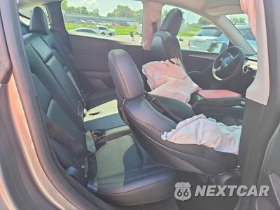 Zdjęcie 10 z 12 samochodu: 2025 TESLA MODEL Y VIN:7SAYGDEF6SF232158 - miniatura