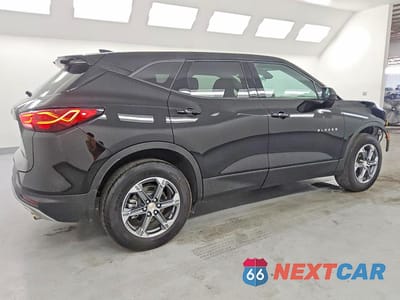 Trzecie zdjęcie samochodu z tyłu: 2026 CHEVROLET BLAZER 2LT VIN:3GNKBCR45TS142763 - miniatura