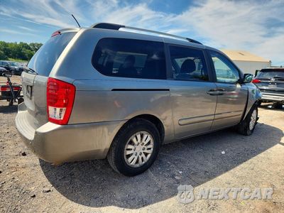 Trzecie zdjęcie samochodu z tyłu: 2011 KIA SEDONA LX VIN:KNDMG4C72B6412319 - miniatura