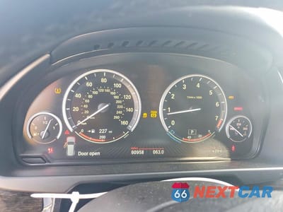 Zdjęcie 9 z 13 samochodu: 2014 BMW X5 XDRIVE50I VIN:5UXKR6C52E0C03747 - miniatura