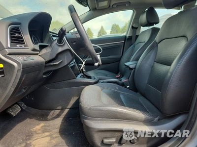 Zdjęcie 7 z 13 samochodu: 2017 HYUNDAI ELANTRA LIMITED VIN:KMHD84LF3HU067337 - miniatura