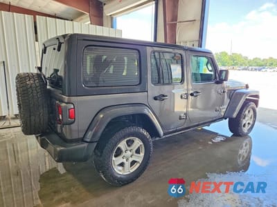 Trzecie zdjęcie samochodu z tyłu: 2020 JEEP WRANGLER UNLIMITED SPORT VIN:1C4HJXDN6LW257437 - miniatura