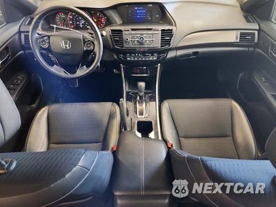 Zdjęcie 8 z 13 samochodu: 2017 HONDA ACCORD SPORT VIN:1HGCR2F51HA157917 - miniatura