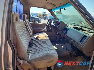 Zdjęcie 10 z 12 samochodu: 1992 CHEVROLET GMT-400 C3500 VIN:1GCGC34F8NE162118 - miniatura