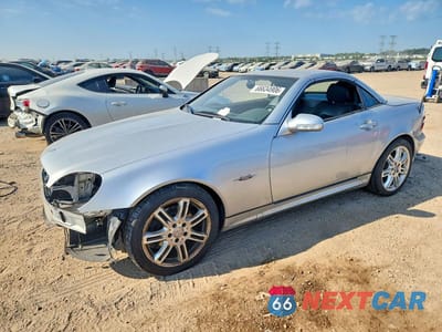 2004 MERCEDES-BENZ SLK 320 WDBKK65F74F304737 - główne zdjęcie licytacji z USA - miniatura