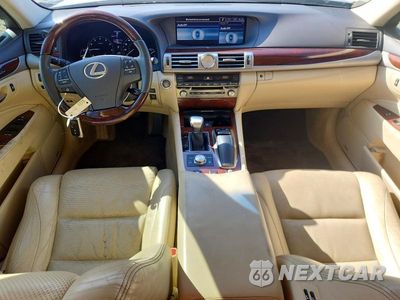 Zdjęcie 8 z 12 samochodu: 2014 LEXUS LS 460 VIN:JTHBL5EF5E5132903 - miniatura