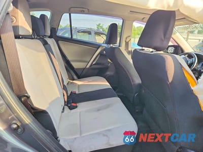 Zdjęcie 10 z 12 samochodu: 2016 TOYOTA RAV4 XLE VIN:JTMWFREV7GD085729 - miniatura