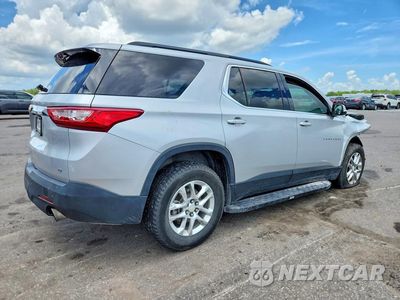 Trzecie zdjęcie samochodu z tyłu: 2020 CHEVROLET TRAVERSE LT VIN:1GNERGKW4LJ133341 - miniatura