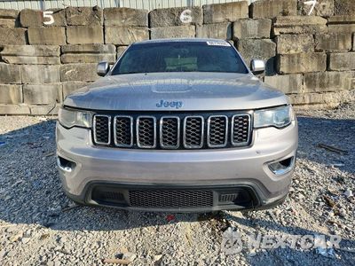 Piąte zdjęcie samochodu w środku: 2017 JEEP GRAND CHEROKEE LAREDO VIN:1C4RJFAG3HC772733 - miniatura