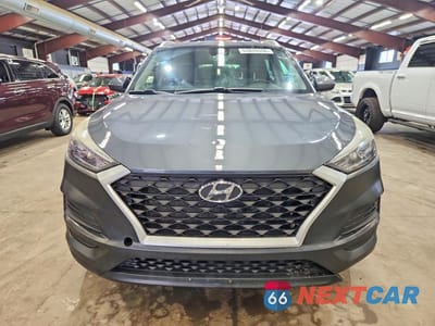Piąte zdjęcie samochodu w środku: 2019 HYUNDAI TUCSON VALUE VIN:KM8J3CA42KU986766 - miniatura