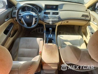 Zdjęcie 8 z 13 samochodu: 2010 HONDA ACCORD LXP VIN:1HGCP2F46AA063096 - miniatura