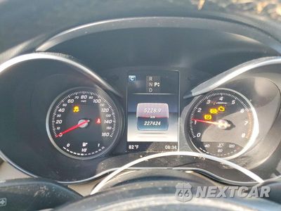 Zdjęcie 9 z 12 samochodu: 2016 MERCEDES-BENZ C 300 VIN:55SWF4JB5GU143245 - miniatura