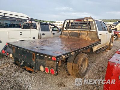 Trzecie zdjęcie samochodu z tyłu: 2022 GMC SIERRA C3500 VIN:1GD48PE78NF260039 - miniatura