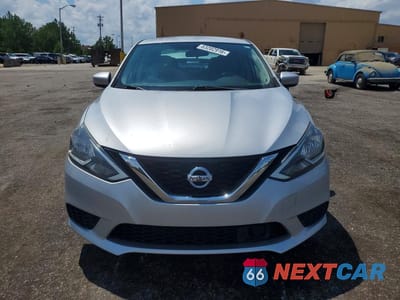 Piąte zdjęcie samochodu w środku: 2019 NISSAN SENTRA SV VIN:3N1AB7AP2KY324761 - miniatura