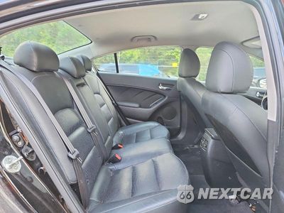 Zdjęcie 10 z 12 samochodu: 2017 KIA FORTE EX VIN:3KPFL4A87HE057876 - miniatura