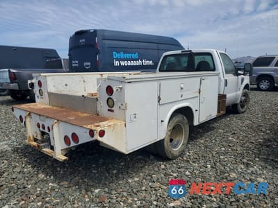 Trzecie zdjęcie samochodu z tyłu: 2008 FORD F350 SUPER DUTY VIN:1FDWF36528EA80148 - miniatura