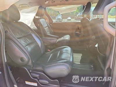Zdjęcie 11 z 14 samochodu: 2017 TOYOTA SIENNA SE VIN:5TDXZ3DC4HS832640 - miniatura