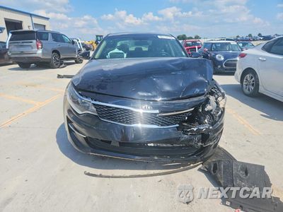 Piąte zdjęcie samochodu w środku: 2018 KIA OPTIMA LX VIN:5XXGT4L34JG236136 - miniatura