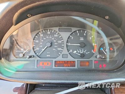 Zdjęcie 9 z 13 samochodu: 2003 BMW 325 I VIN:WBAEV33463KL85934 - miniatura