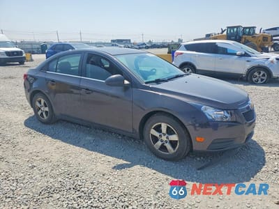 Czwarte zdjęcie samochodu z boku: 2014 CHEVROLET CRUZE LT VIN:1G1PC5SB1E7478081 - miniatura