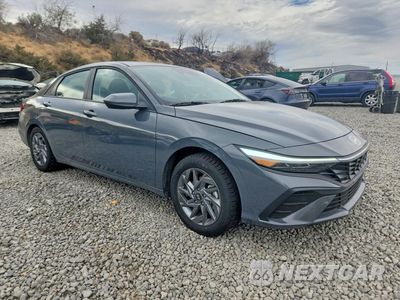 Czwarte zdjęcie samochodu z boku: 2026 HYUNDAI ELANTRA HYBRID BLUE VIN:KMHLM4DJXTU183198 - miniatura