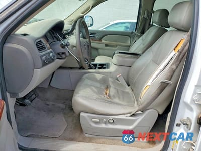 Zdjęcie 7 z 12 samochodu: 2010 GMC YUKON XL K1500 SLT VIN:1GKUKKE3XAR257906 - miniatura