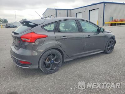 Trzecie zdjęcie samochodu z tyłu: 2016 FORD FOCUS ST VIN:1FADP3L95GL350506 - miniatura