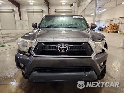 Piąte zdjęcie samochodu w środku: 2014 TOYOTA TACOMA V6 VIN:3TMLU4EN6EM143181 - miniatura