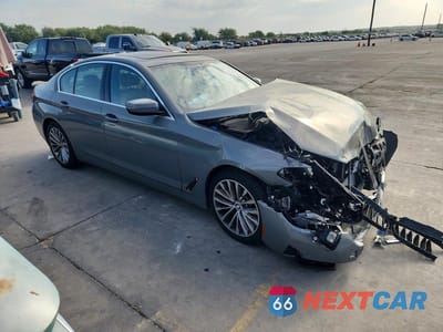 Czwarte zdjęcie samochodu z boku: 2021 BMW 530 XI VIN:WBA13BJ06MWX13443 - miniatura