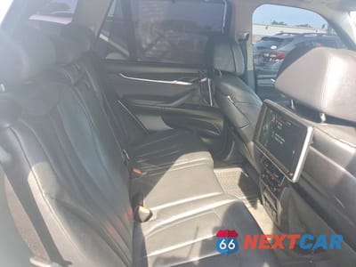 Zdjęcie 11 z 13 samochodu: 2014 BMW X5 XDRIVE50I VIN:5UXKR6C52E0C03747 - miniatura