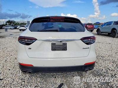 Zdjęcie 6 z 12 samochodu: 2018 MASERATI LEVANTE VIN:ZN661XUA3JX296075 - miniatura
