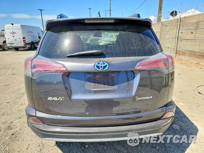 Zdjęcie 6 z 13 samochodu: 2018 TOYOTA RAV4 HYBRID LE VIN:JTMRJREV6JD222131 - miniatura