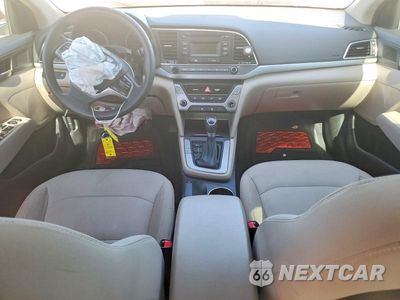 Zdjęcie 8 z 12 samochodu: 2018 HYUNDAI ELANTRA SE VIN:5NPD74LF9JH354446 - miniatura