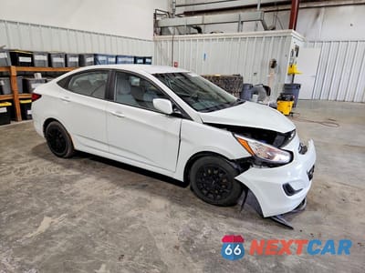 Czwarte zdjęcie samochodu z boku: 2016 HYUNDAI ACCENT SE VIN:KMHCT4AE6GU976157 - miniatura