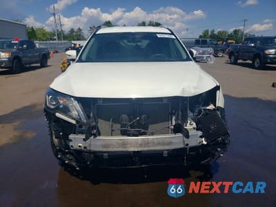 Piąte zdjęcie samochodu w środku: 2018 NISSAN PATHFINDER S VIN:5N1DR2MM1JC659619 - miniatura