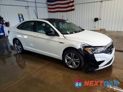 Czwarte zdjęcie samochodu z boku: 2019 VOLKSWAGEN JETTA S VIN:3VWCB7BUXKM168208 - miniatura