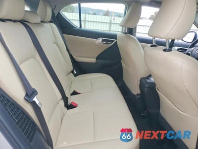 Zdjęcie 10 z 12 samochodu: 2012 LEXUS CT 200 VIN:JTHKD5BH2C2050581 - miniatura