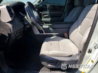Zdjęcie 7 z 12 samochodu: 2025 TOYOTA SEQUOIA SR5 VIN:7SVAAABA1SX071043 - miniatura
