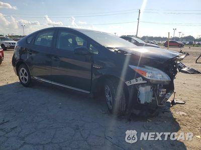 Czwarte zdjęcie samochodu z boku: 2014 TOYOTA PRIUS THREE VIN:JTDKN3DU4E1814212 - miniatura