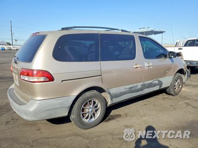 Trzecie zdjęcie samochodu z tyłu: 2002 TOYOTA SIENNA CE VIN:4T3ZF19C02U438962 - miniatura