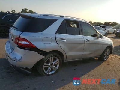 Trzecie zdjęcie samochodu z tyłu: 2015 MERCEDES-BENZ ML 350 VIN:4JGDA5JB2FA464000 - miniatura
