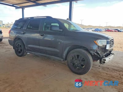 Czwarte zdjęcie samochodu z boku: 2018 TOYOTA SEQUOIA TRD SPORT VIN:5TDBY5G11JS158651 - miniatura