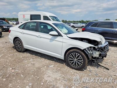 Czwarte zdjęcie samochodu z boku: 2021 VOLKSWAGEN JETTA VIN:3VWC57BU6MM030272 - miniatura