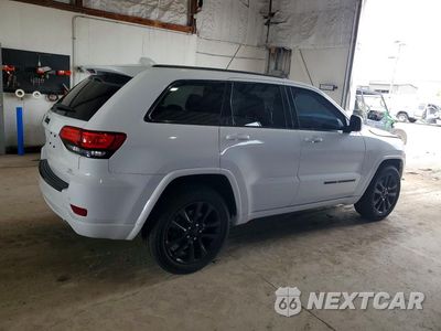 Trzecie zdjęcie samochodu z tyłu: 2018 JEEP GRAND CHEROKEE LAREDO VIN:1C4RJFAG9JC197799 - miniatura